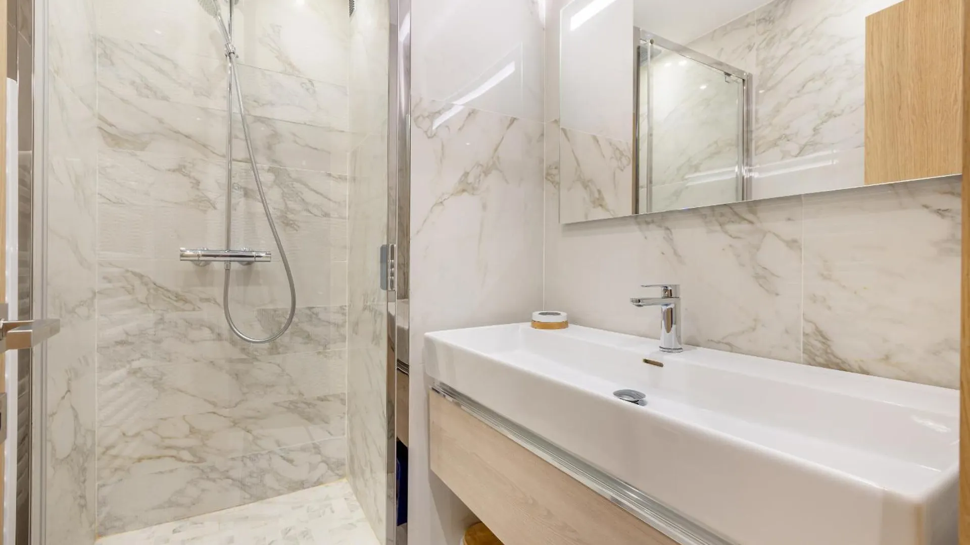 קאן Agence Des Residences דירה
