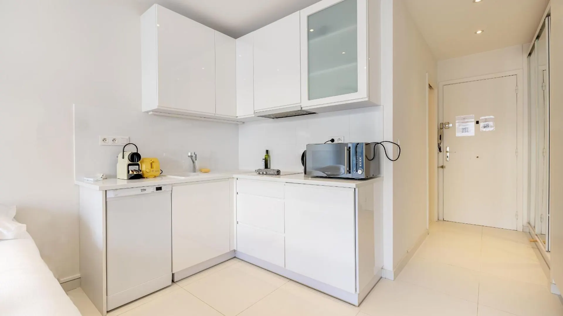 קאן Agence Des Residences 0*,  צרפת