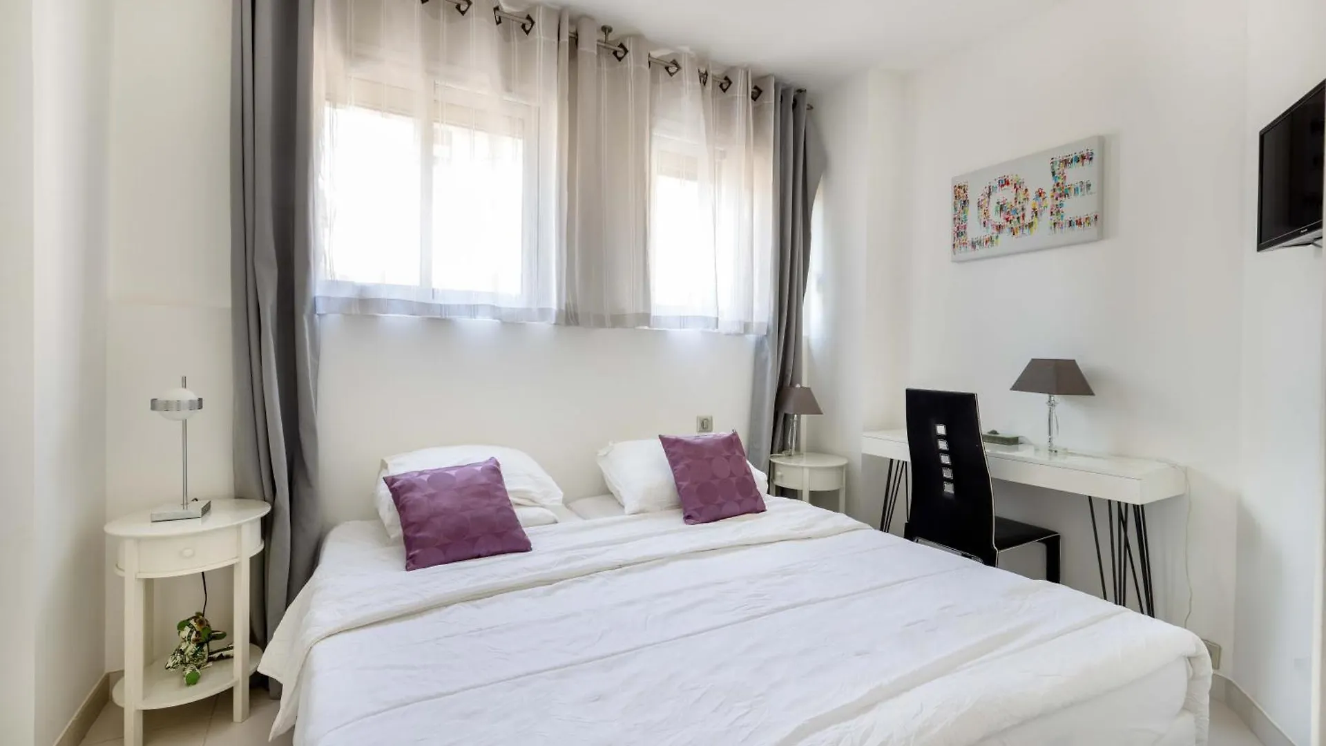 Agence des Résidences - Appartements privés du Grand Hotel - Standard Cannes 0*,  France