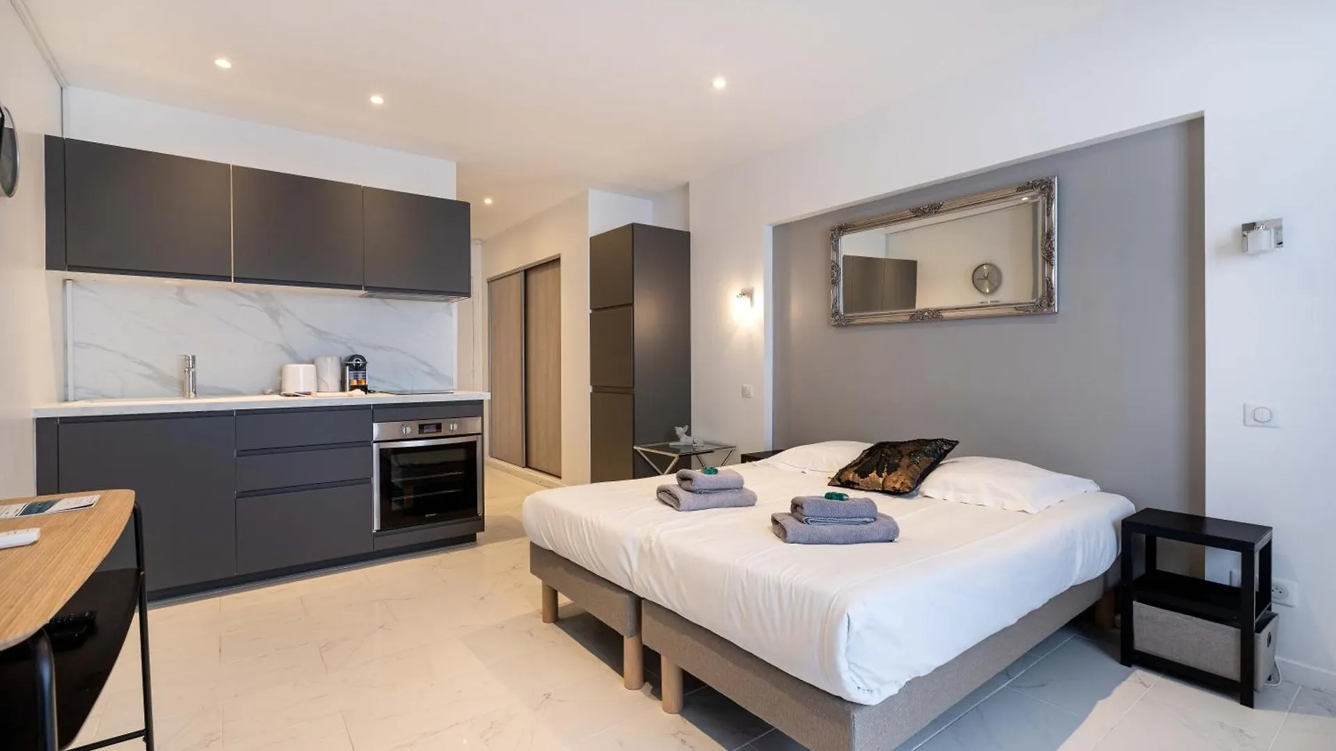 Agence Des Residences Cannes 0*,